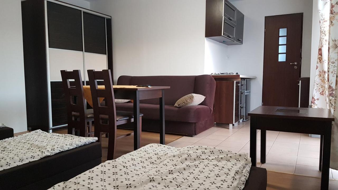 E&S_ Apartament 밀리치 외부 사진