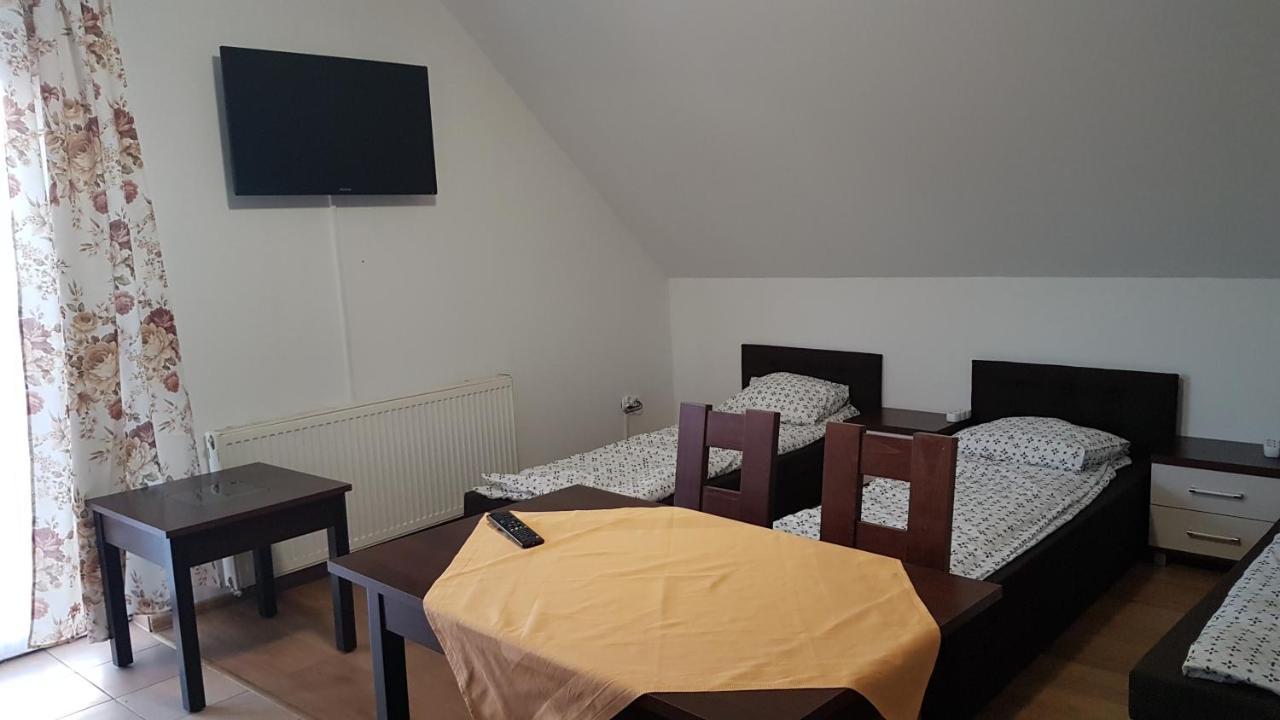 E&S_ Apartament 밀리치 외부 사진
