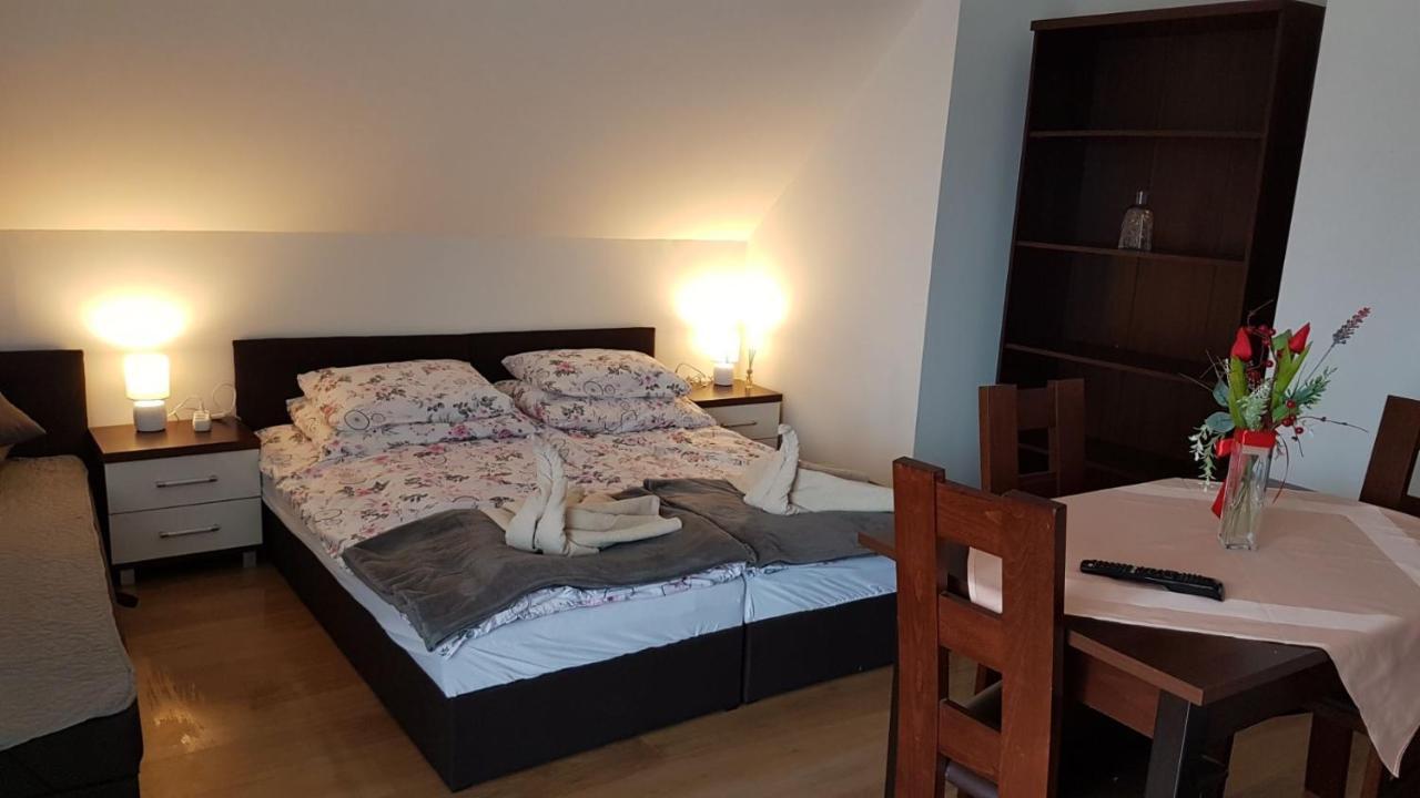 E&S_ Apartament 밀리치 외부 사진